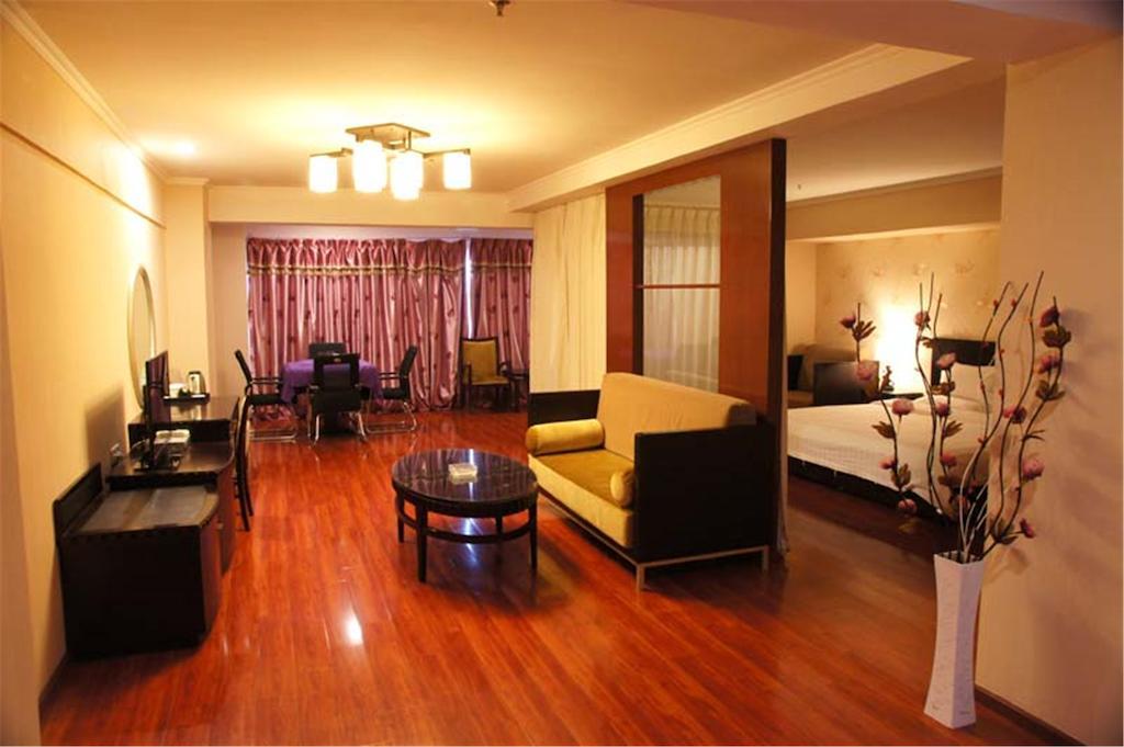 Starway Hotel Chongqing Nanping Wanda חדר תמונה